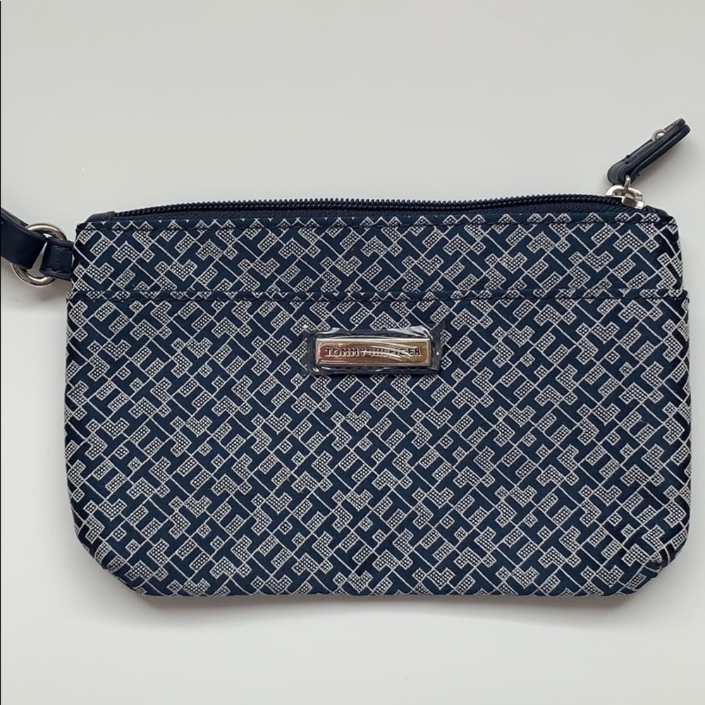 AUTHENTIC Tommy Hilfiger Wristlet/Bag